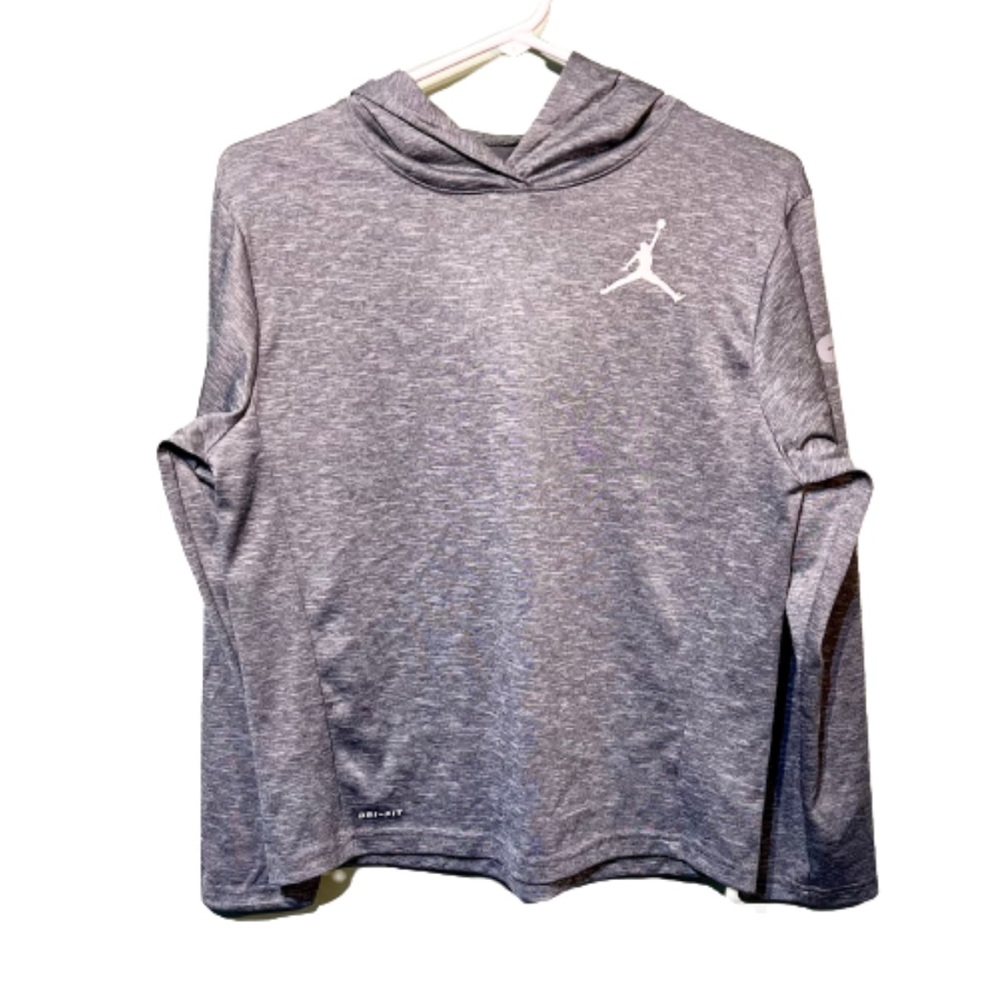 Boys Nike Air Jordan lightweight Long Sleeve, Size Large